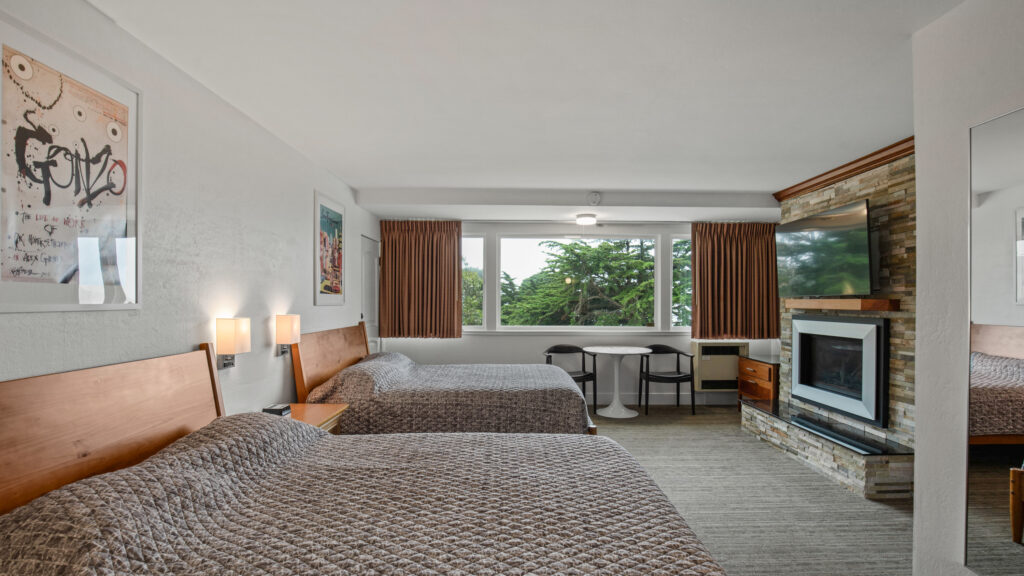 Room 305-1