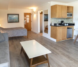 Seal Rock Inn - Room 104 Full Room