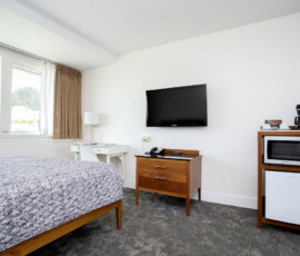 Seal Rock Inn - Room 303 - Hotel room - Inclusions
