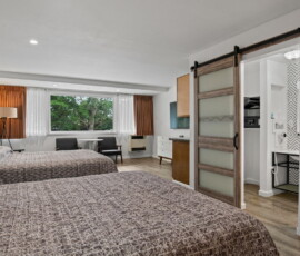 Seal Rock Inn - Room 109 - room entrance view