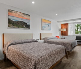Seal Rock Inn - Room 109 - 2 beds